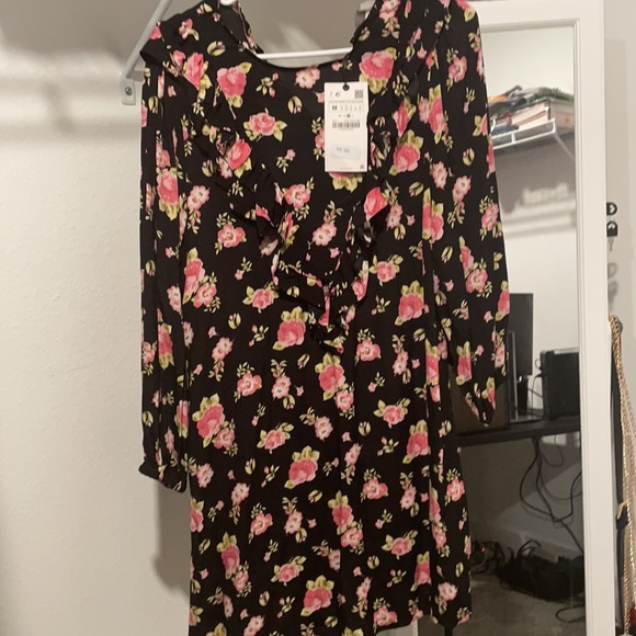 Dress - Picture 3 of 4